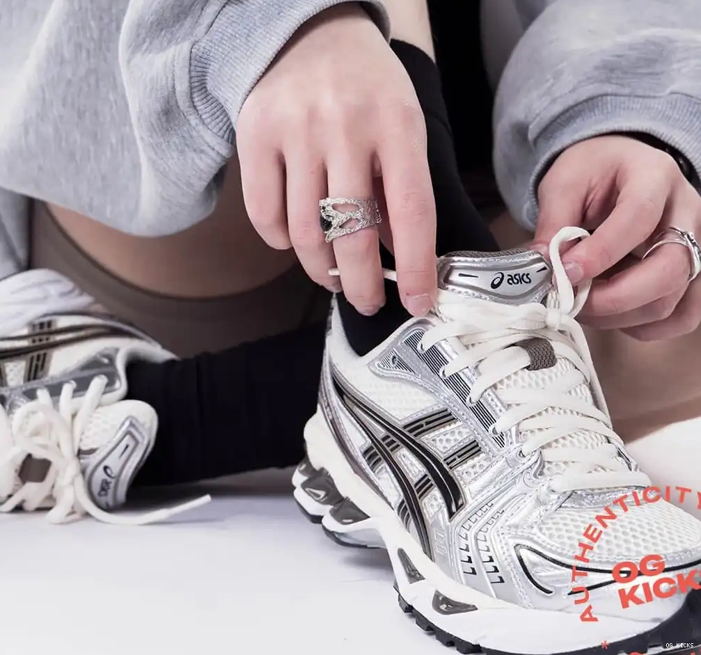 Gel-Kayano Black Plum ASICS Metallic Cream 14 0505